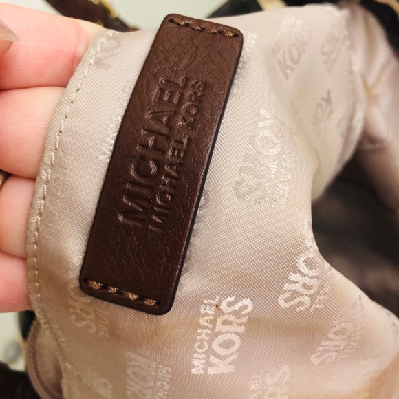 Michael Kors Giraffe Print Tote - Picture 3 of 3